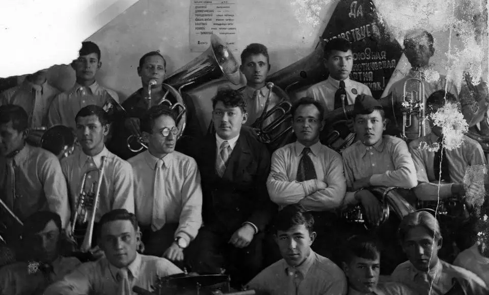 Прелестная мелодия хантыйского танца. Рождение джаза в городе на полярном круге