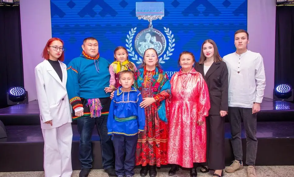 Мама в центре, мы – вокруг. Большие крепкие семьи – опора страны