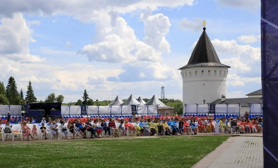 Александр Моор пригласил жителей Ямала и Югы на фестиваль «Лето в Тобольском Кремле»
