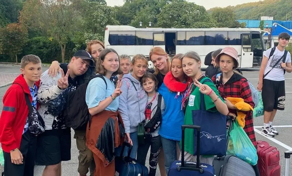 Ямальская база отдыха приняла 200 детей из Волновахи