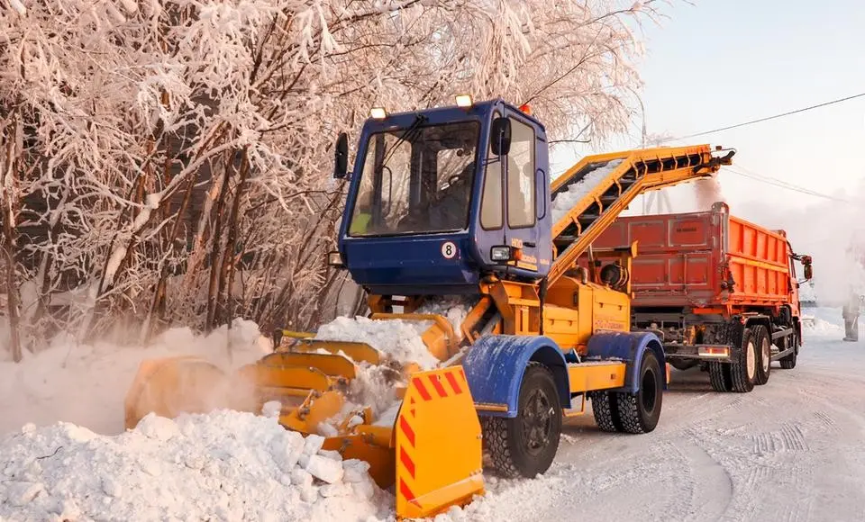 Общественники прошлись по салехардским дорогам