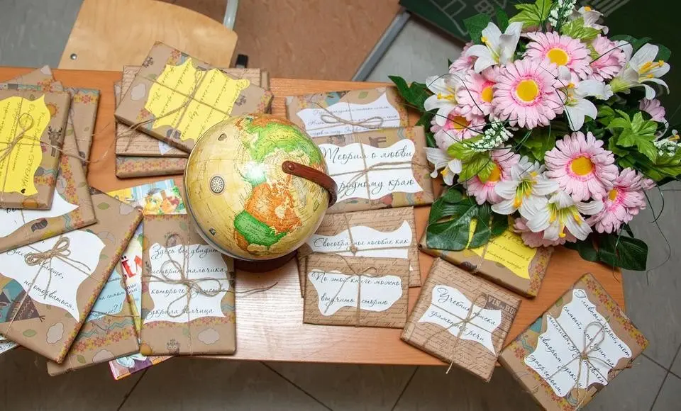 Ямальских учителей с профессиональным праздником поздравил Дмитрий Артюхов