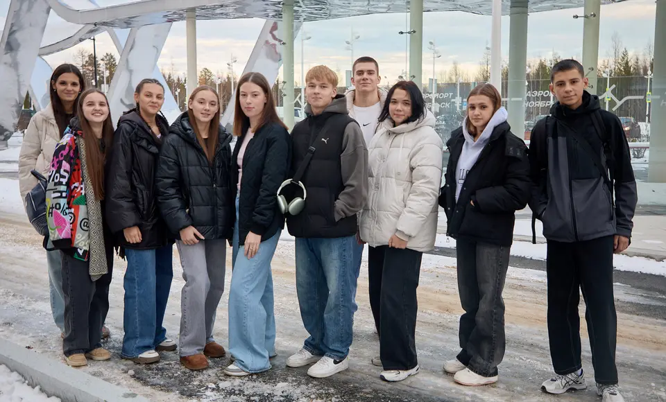 Ямальская молодежь отправилась в культурную поездку «Моя Россия» в Санкт-Петербург
