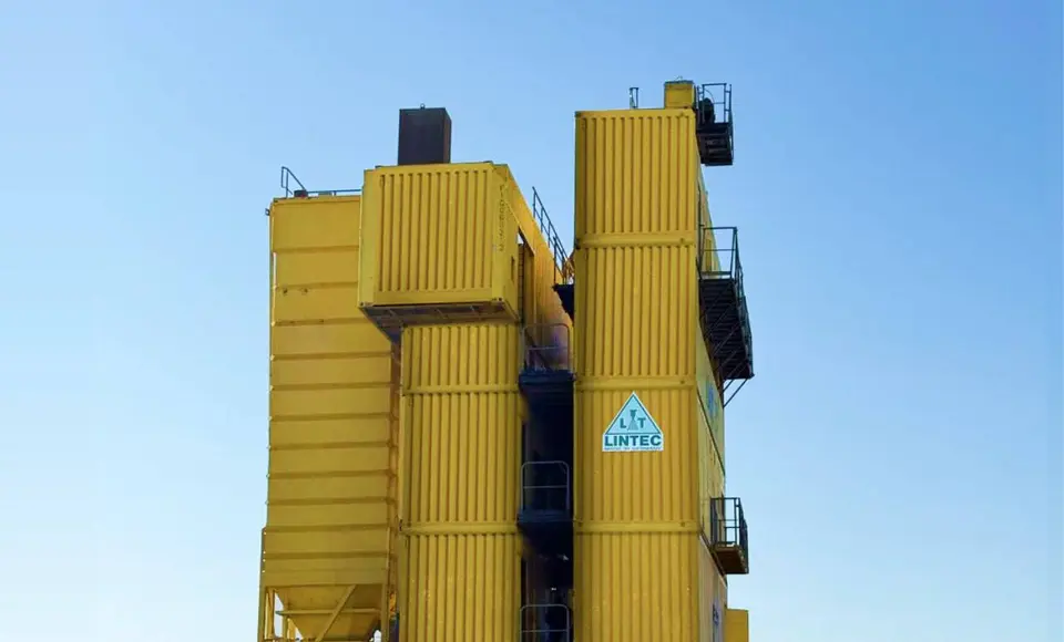 В Салехарде начал работу новый асфальтобетонный завод