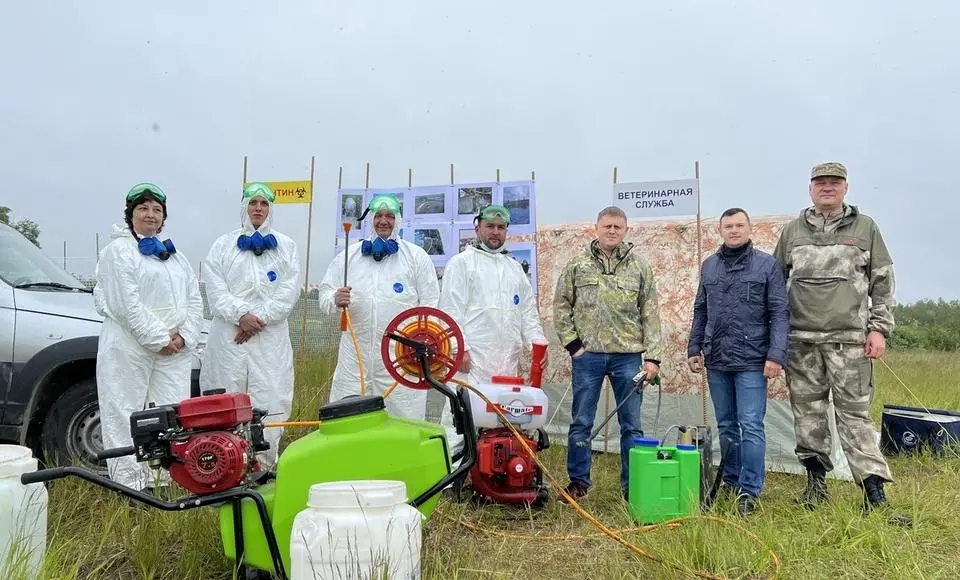 Дмитрий Артюхов поздравил сотрудников ветслужб Ямала с профессиональным праздником