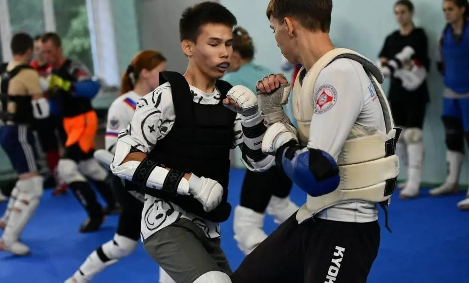 Одной правой. Чемпионов учат не только победы