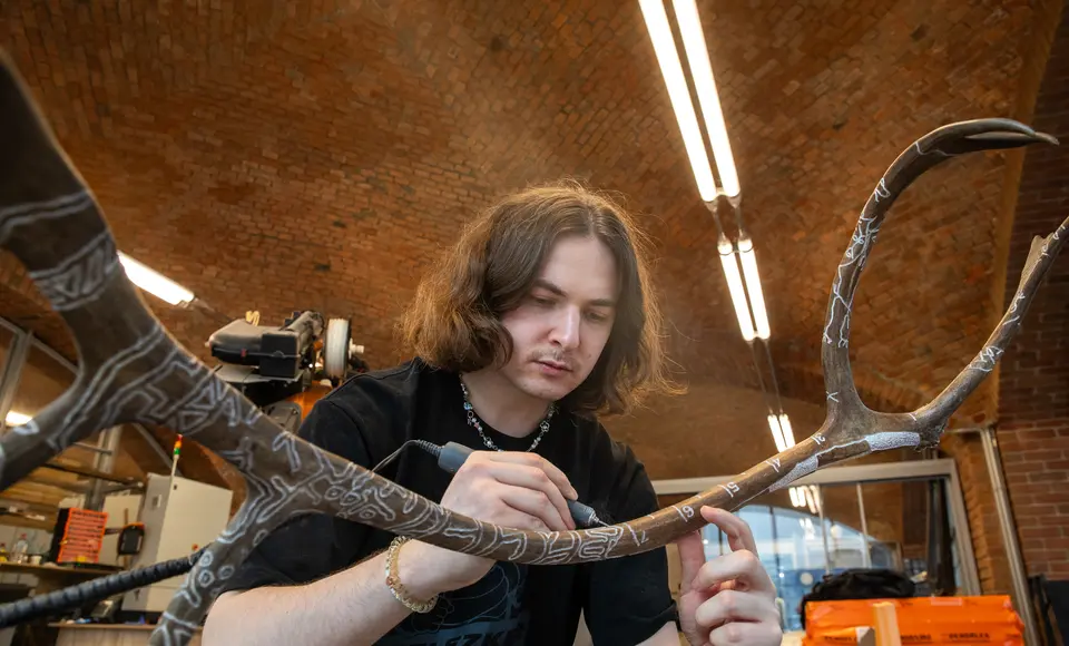 В Московском Доме культуры "ГЭС 2" открылась выставка современного искусства "Ямальский хронотоп"