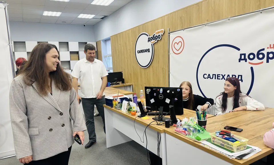 Депутат ямальского парламента Анастасия Казанцева Народной программы "Единой России" осуществила контрольный выезд