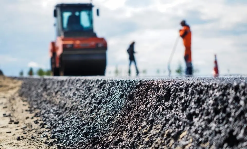 В Салехарде применяется комплексный подход при ремонте дорог