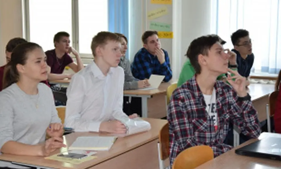 Школьники-интеллектуалы. Победители исследовали вред чипсов и пользу хлеба