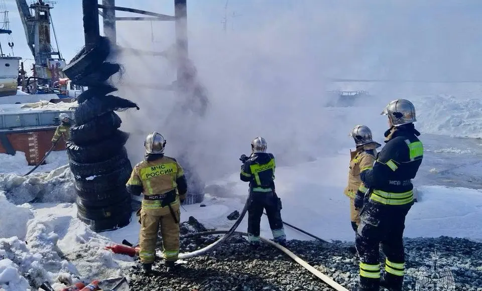 Пожар на причале в Салехарде оперативно ликвидировали