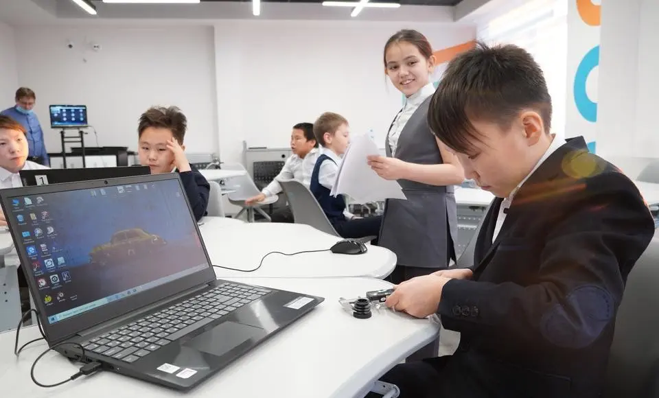 В Салехард приглашен новый педагог физики и математики