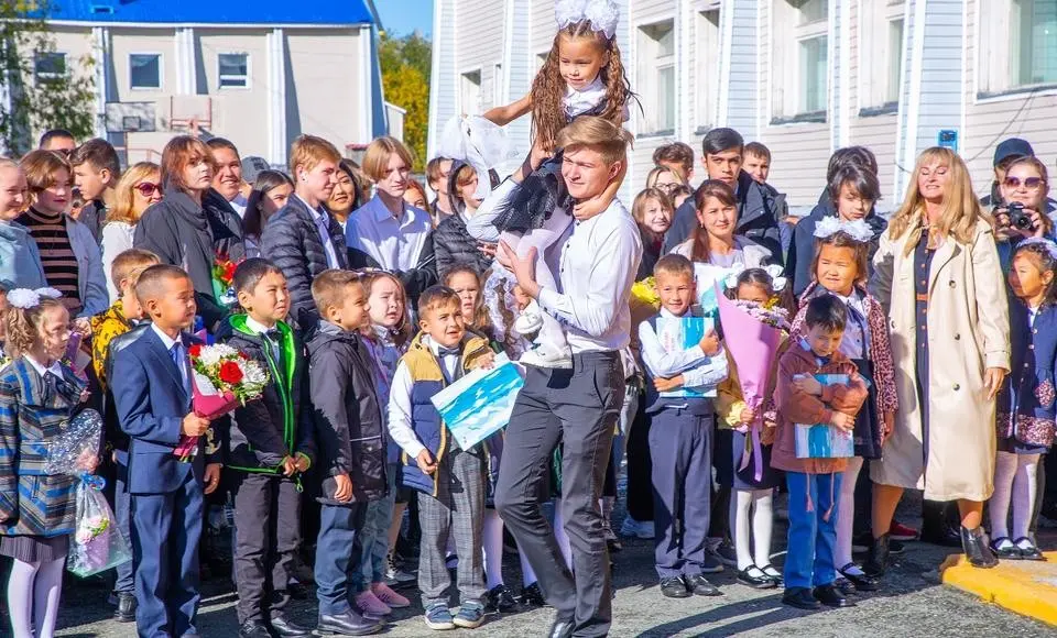 Ямальских школьников поздравил губернатор