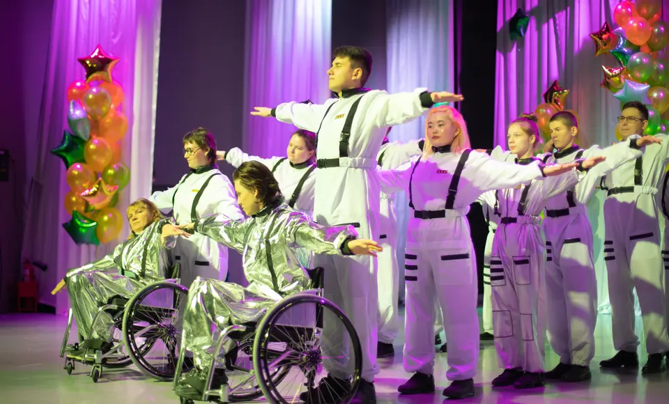 Удивили талантами. В исполнении песен и стихов, декоративно-прикладном искусстве