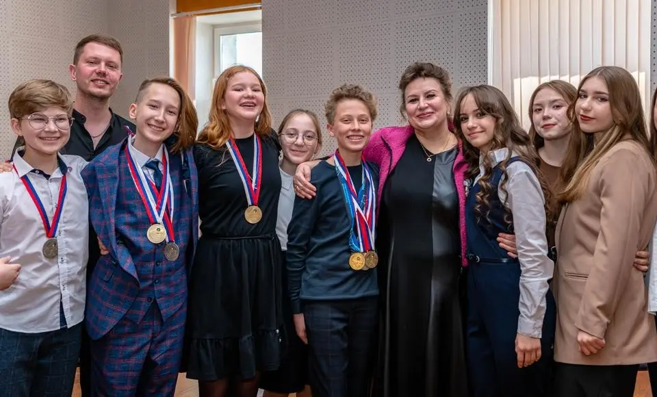 Медаль за творчество. Салехардские звёздочки покорили очередную вершину