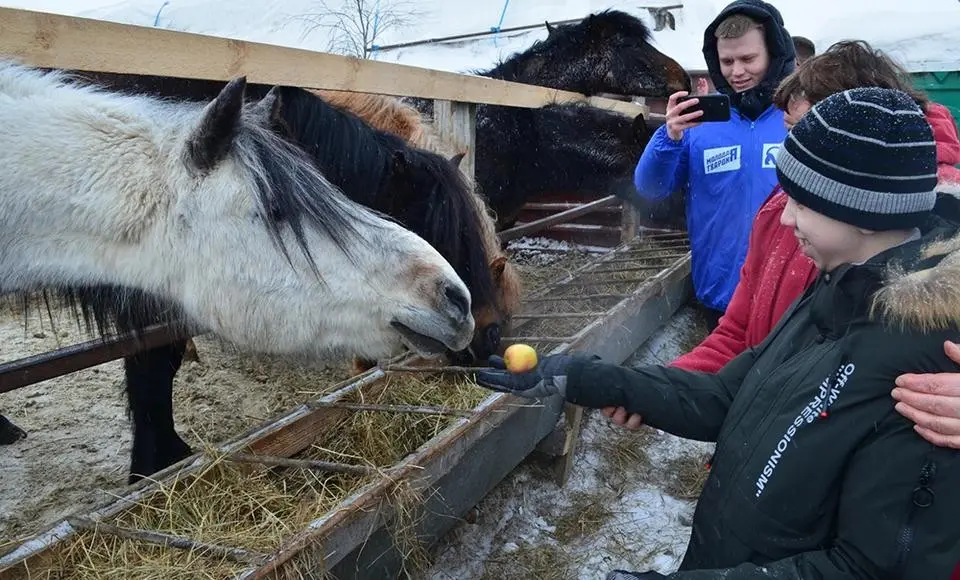 Женя обретает друзей. И вместе с ними преодолевает трудности