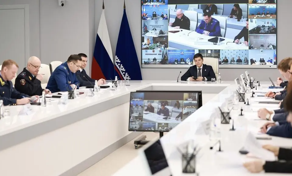 Дмитрий Артюхов провел заседание комиссии по вопросам противодействия коррупции