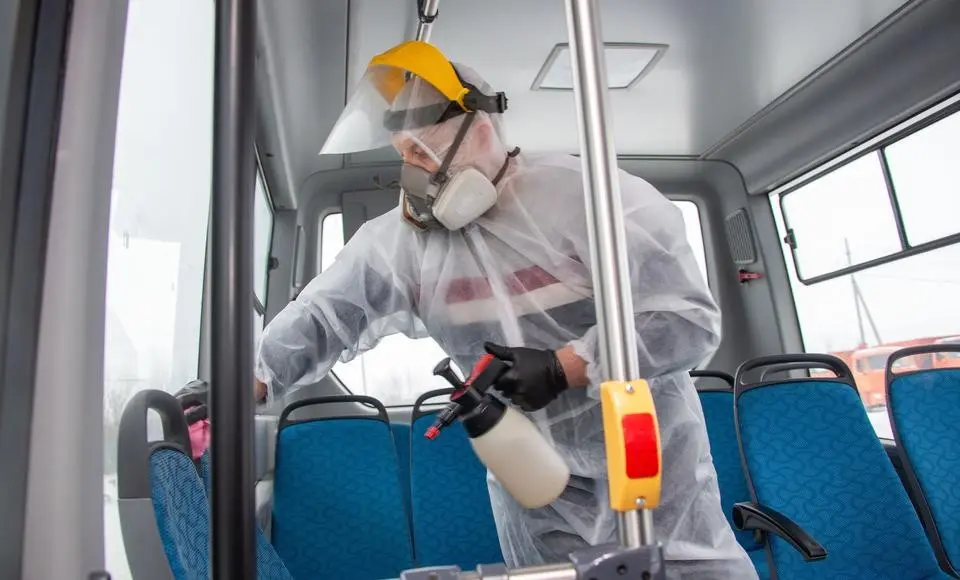 В Салехарде дезинфицируют общественный транспорт