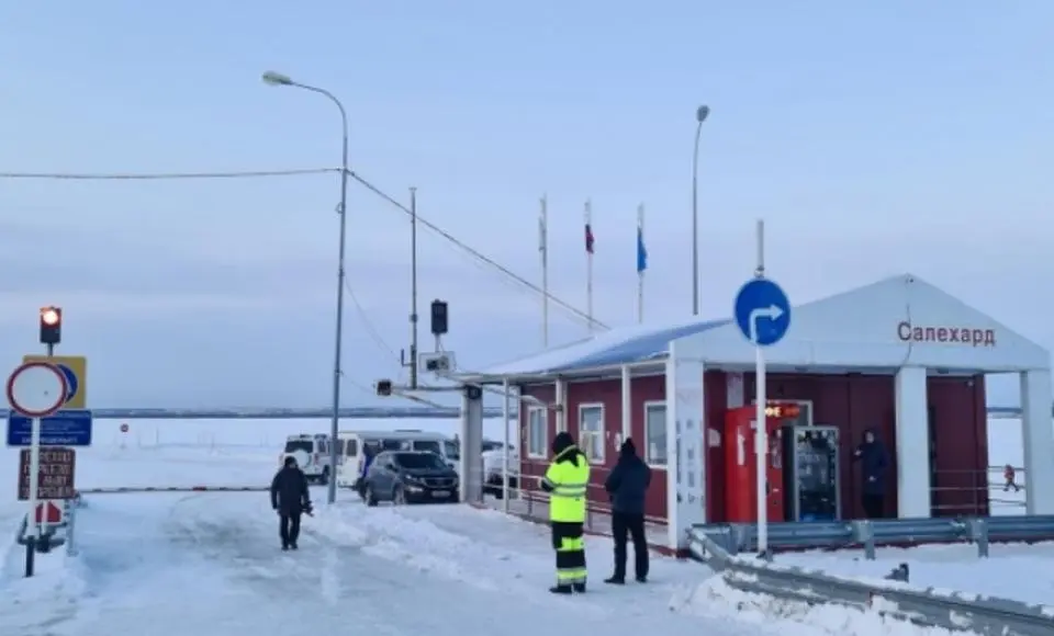 Между Салехардом и Лабытнанги обустраивают зимнюю дорогу