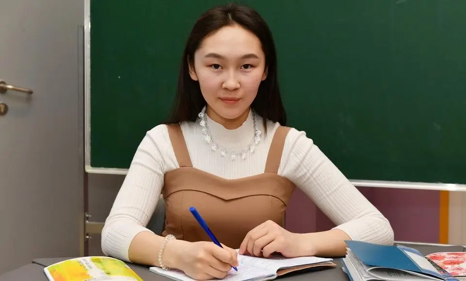 Стипендию губернатора получат 129 ямальских студентов