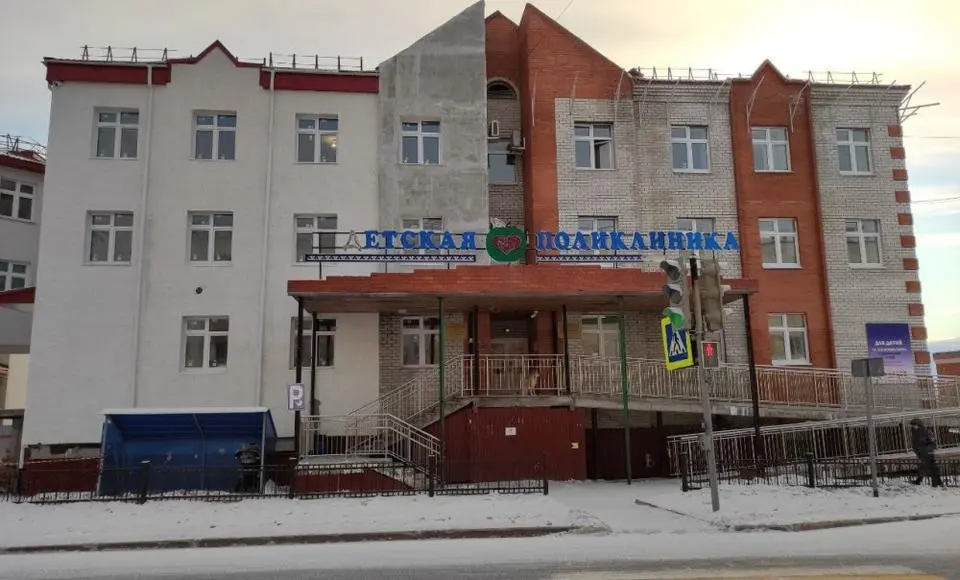 В Салехарде модернизируют здание детской поликлиники