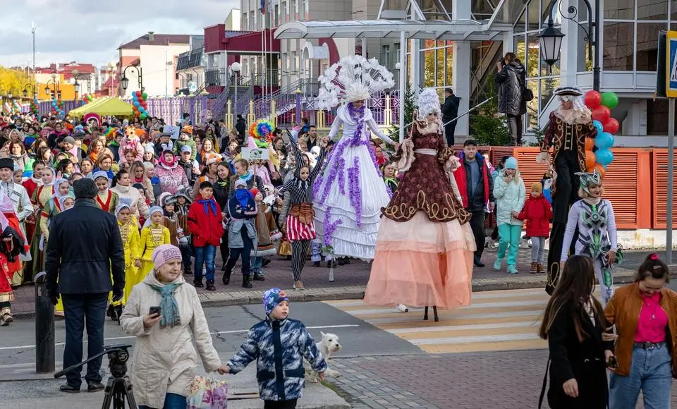 Очередную годовщину – 427 лет – окружная столица отпраздновала весело, дружно, по-северному