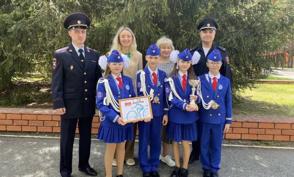 Команда ЮИД из Салехарда заняла первое место на областном этапе конкурса "Безопасное колесо"