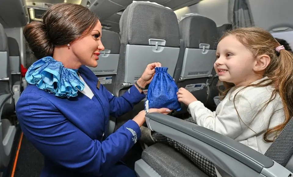 Новогодние подарки получат юные пассажиры авиакомпании «Ямал»