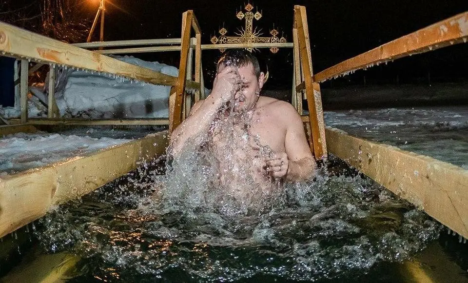 Окунуться в прорубь в Салехарде можно будет без QR-кода