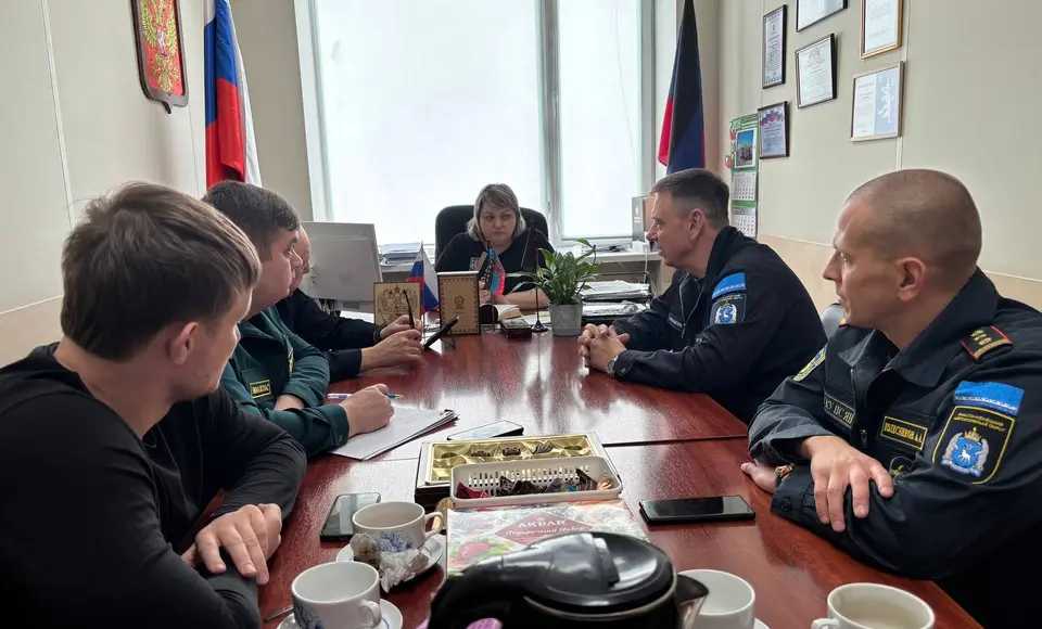 Ямальские спасатели прибыли в Волноваху для обучения школьников безопасному поведению