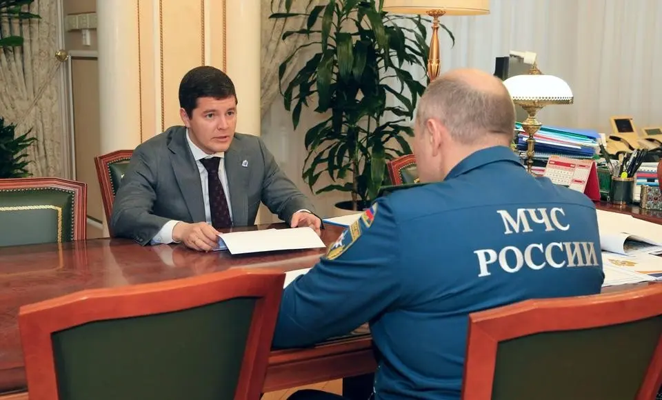 Дмитрий Артюхов и Александр Куренков обсудили развитие системы предупреждения и ликвидации чрезвычайных ситуаций в ЯНАО
