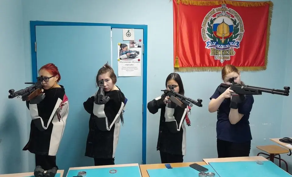 Всё больше ребят пополняют ряды юных армейцев в Салехарде