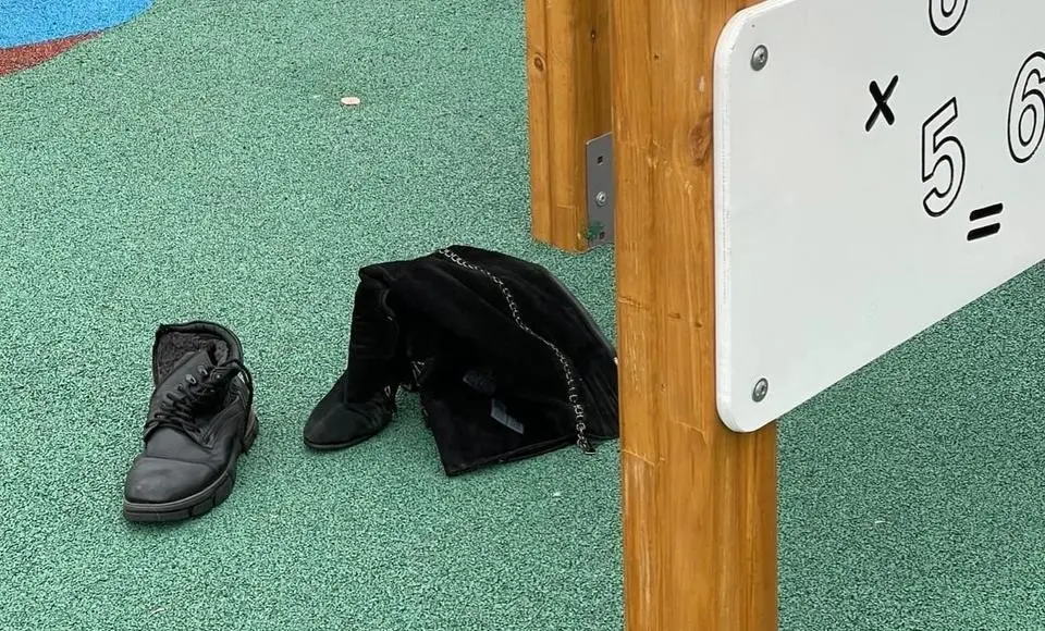 Новую спортплощадку в Салехарде превратили в свалку