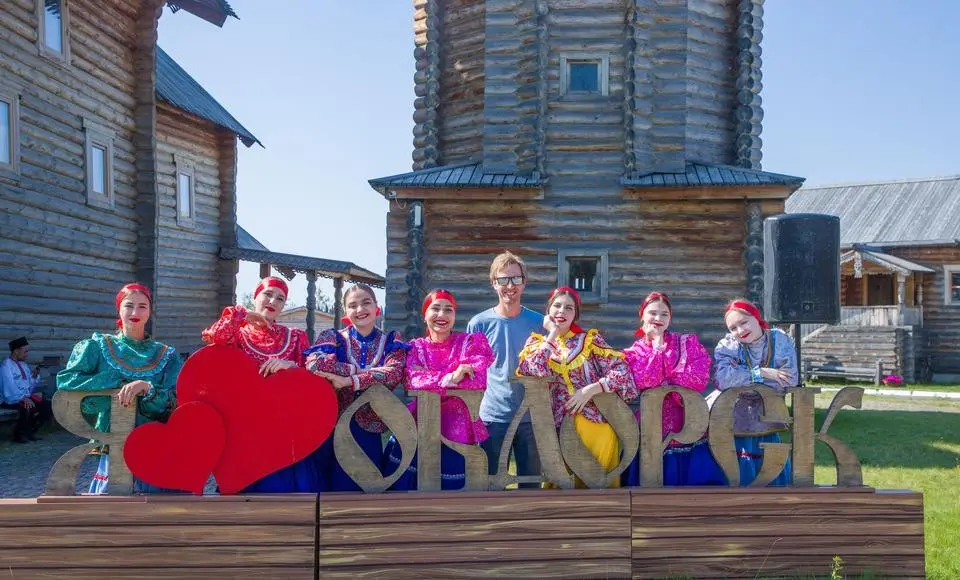 Двенадцать блогеров и журналистов знакомятся с Ямалом