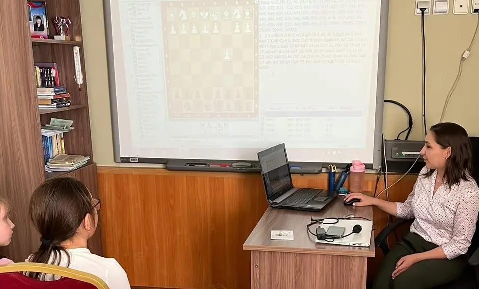 Уральские шахматисты провели мастер-класс для юных салехардцев