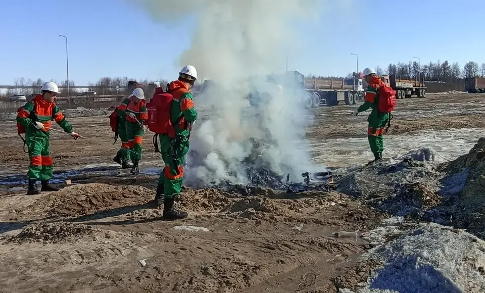 В Салехарде прошли учения по тушению лесных пожаров