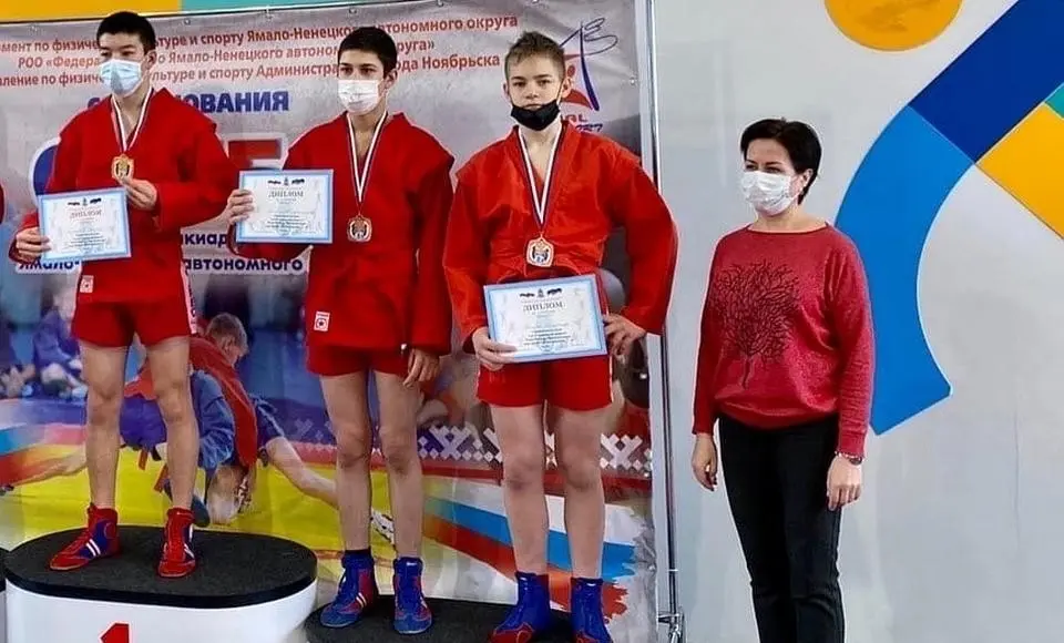 Салехардский самбист поднялся на окружной пьедестал