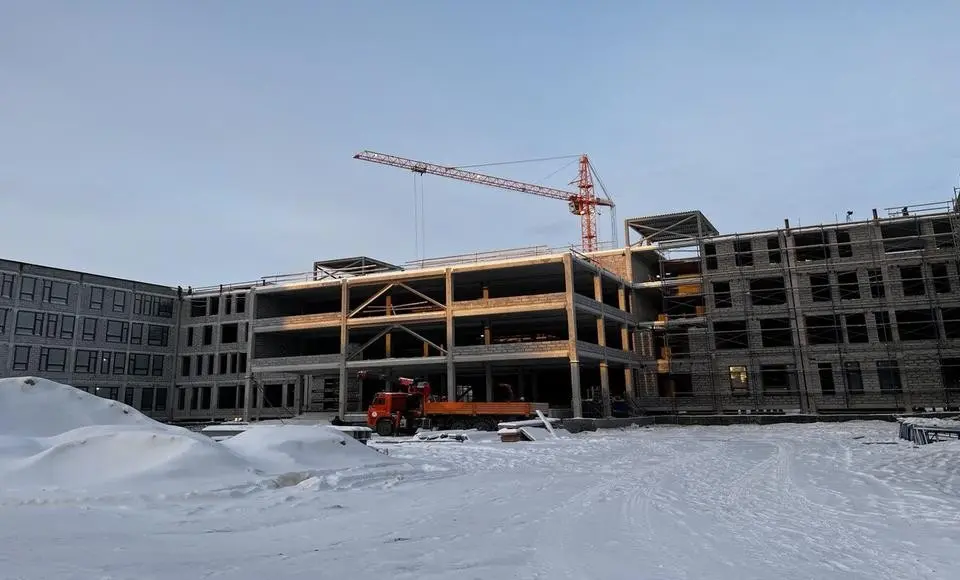 В Салехарде строится самая большая школа: четыре этажа уже возведены