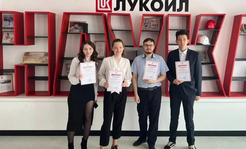 Город должен знать своих отличников. Вот они - салехардские выпускники