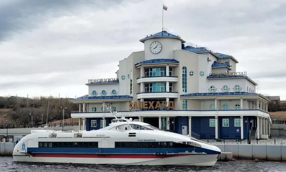 В первой половине октября завершится летняя пассажирская навигация