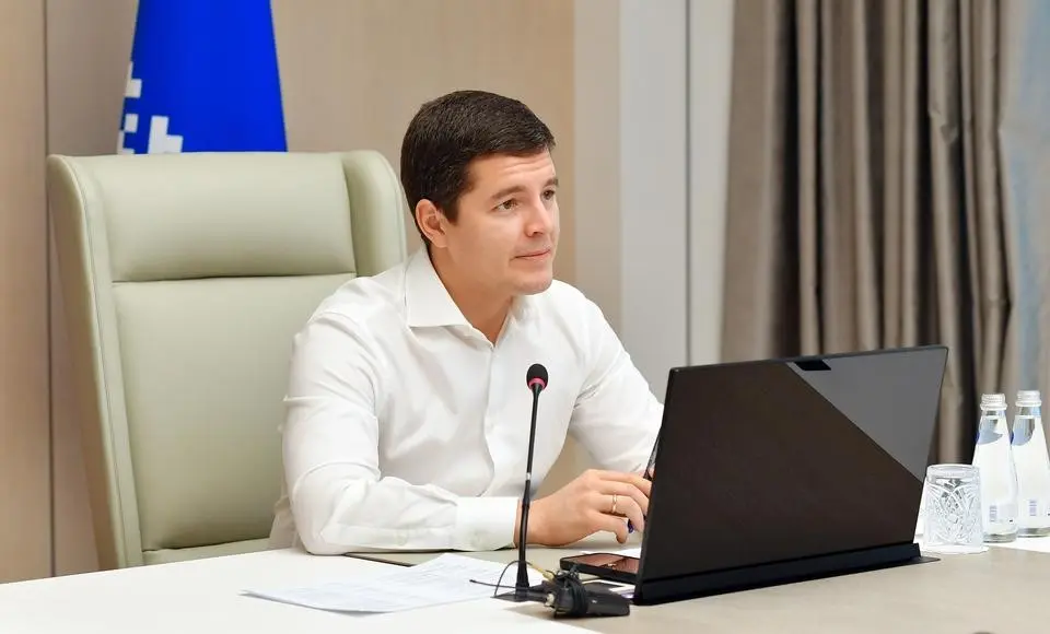 Дмитрий Артюхов поздравил ямальцев с Днем добровольца