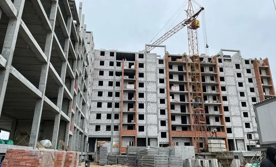 Благодаря дополнительному финансированию еще 100 семей переедут из аварийного жилья по региональной программе «Хоть куда»