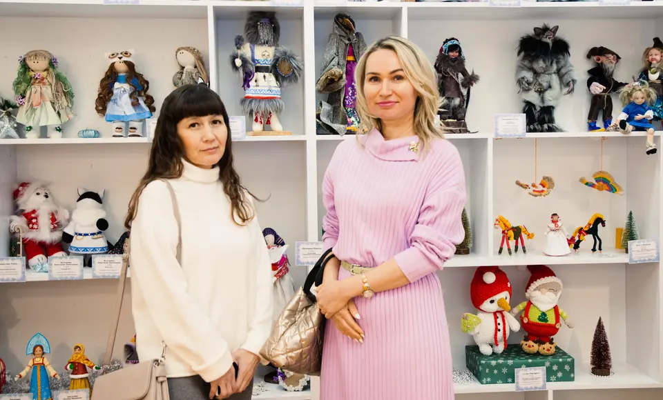 Ожили под рождественской звездой. Авторские куклы сорока местных мастеров украсили январскую выставку