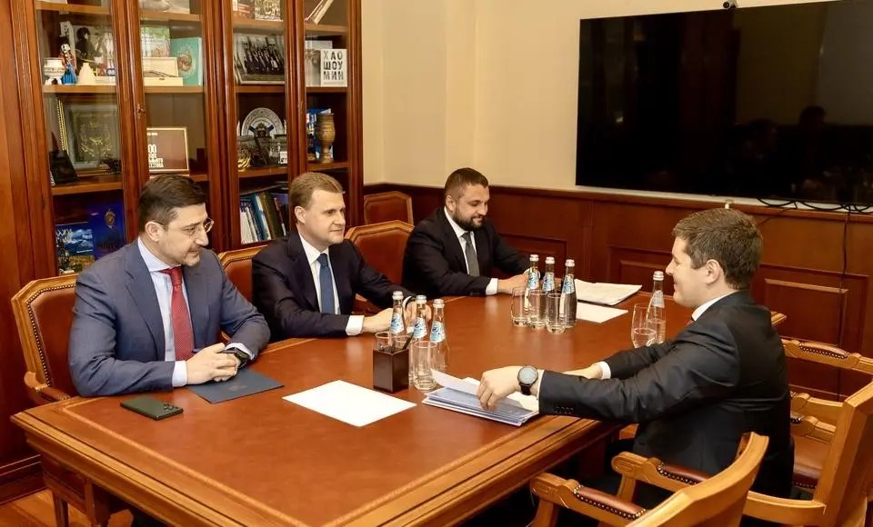 Губернатор Ямала и министр по развитию Арктики обсудили будущее арктических городов