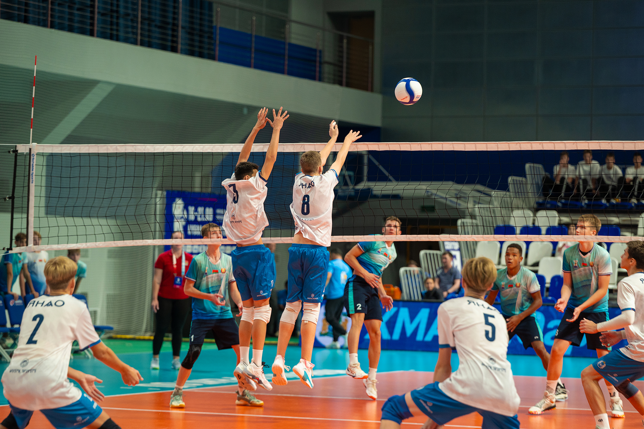 Завершился восьмой турнир по волейболу &quot;Кубок губернатора Ямала&quot;